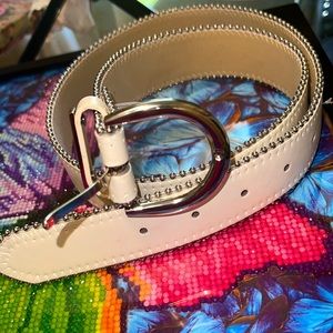 Vince Camuto White belt| With Silver hardware